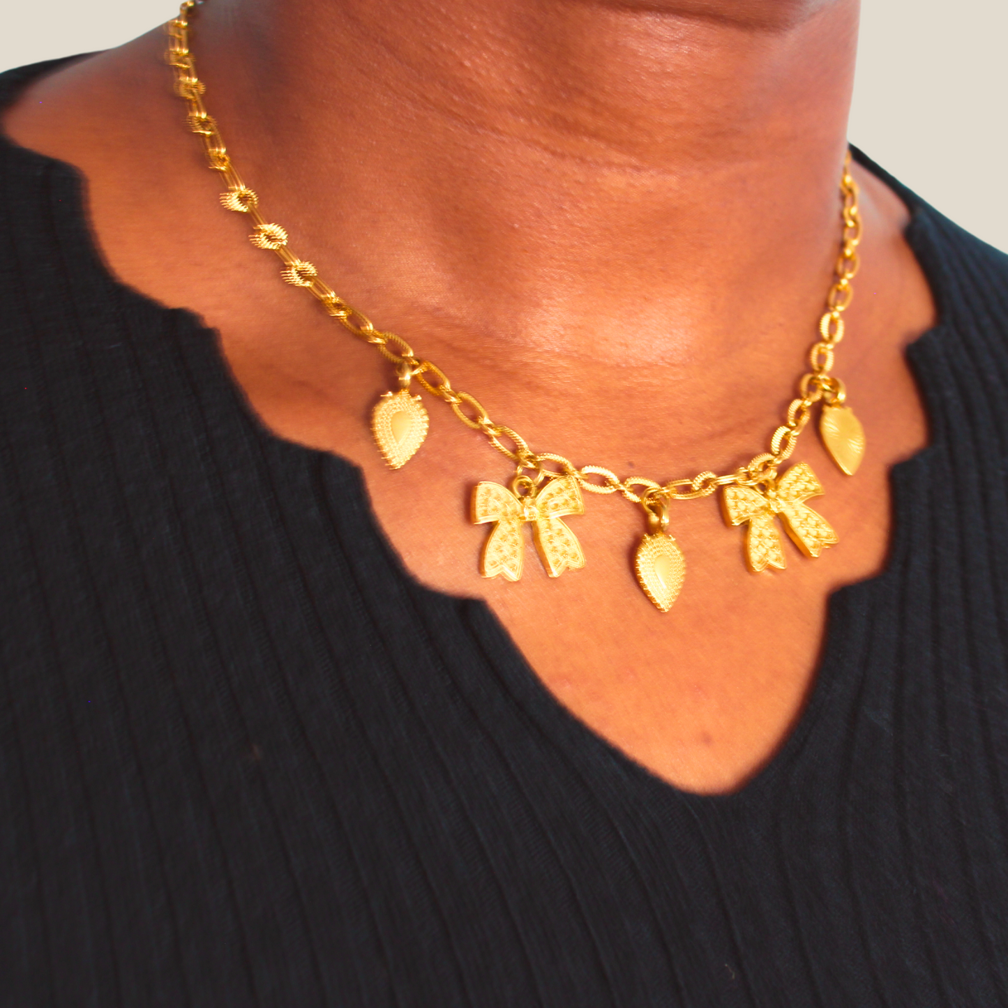 Bella | Collier à breloques